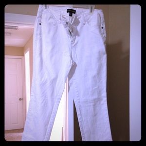 White pants, straight leg, great condition!